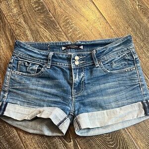 Vigoss Women's Cuffed Shorts